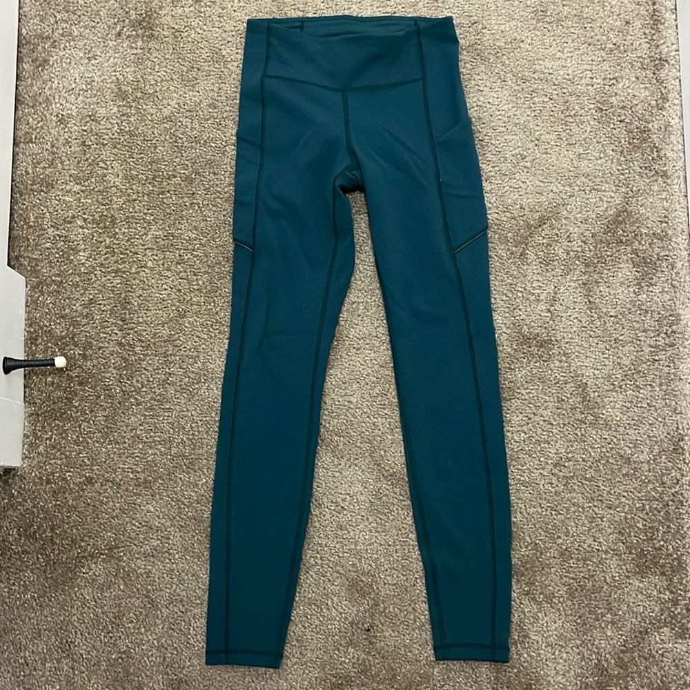 Lulu leggings size 4